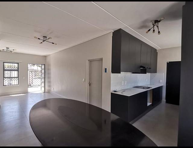 3 BEDROOM PROPERTY TO RENT IN GOODWOOD CENTRAL